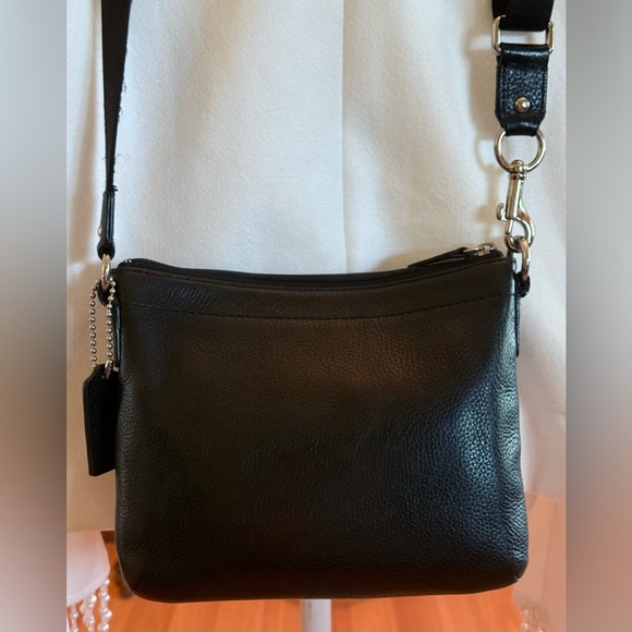 COACH Swing Pack Crossbody Pebbled Leather Bag Turn Lock Dusty Authenticated - Picture 5 of 16